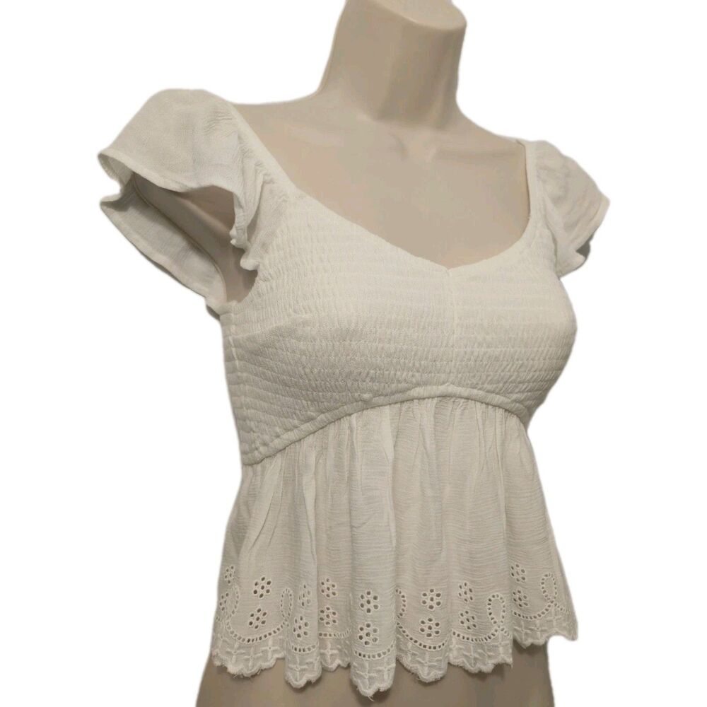 NWT Hollister Womens White Eyelet Smocked Babydoll Top XS Peplum Flutter Sleeve